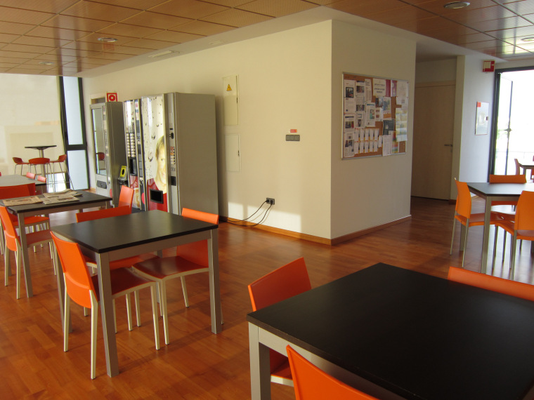 gallery-item