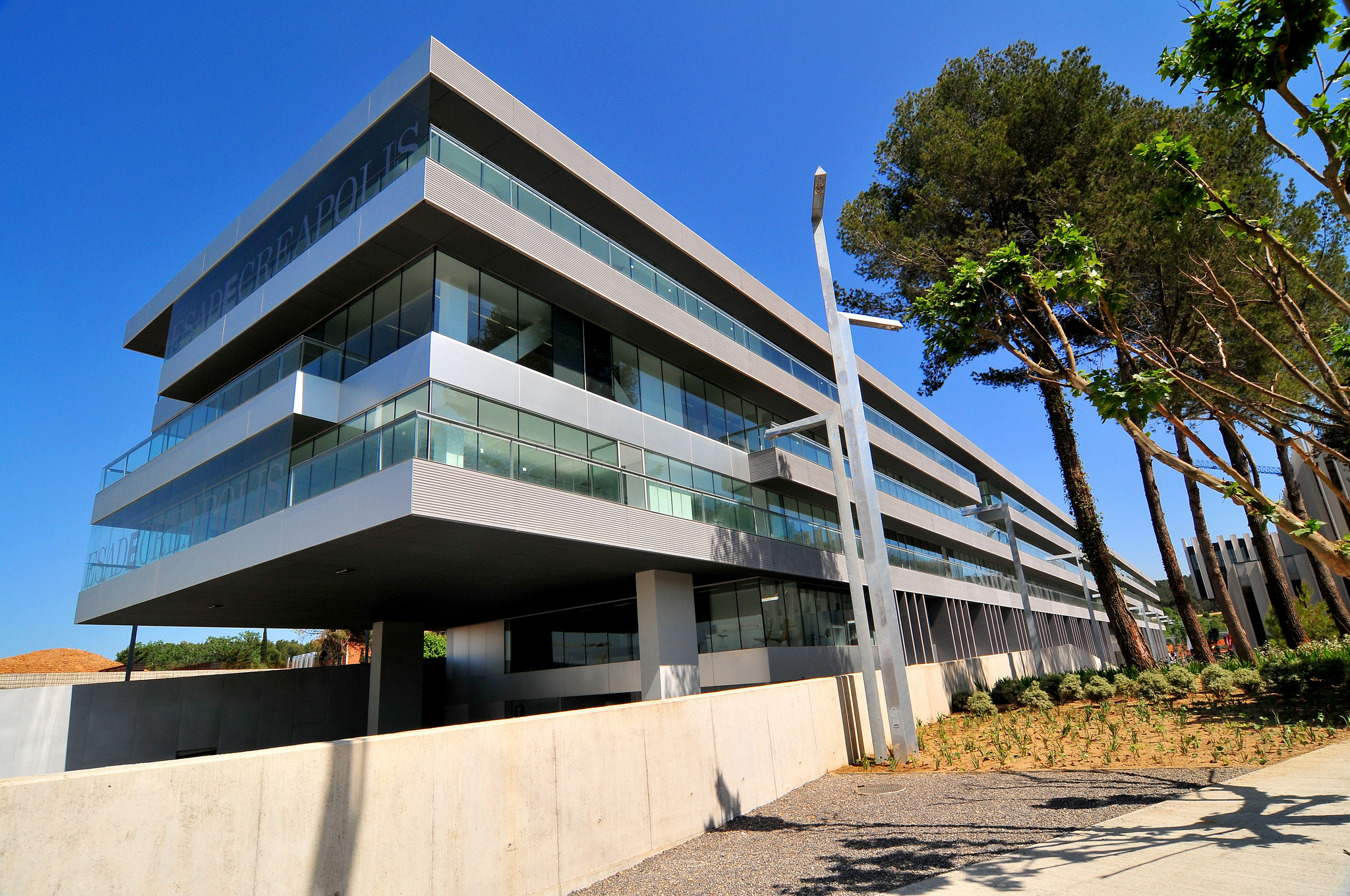 Esadecreapolis Softlanding