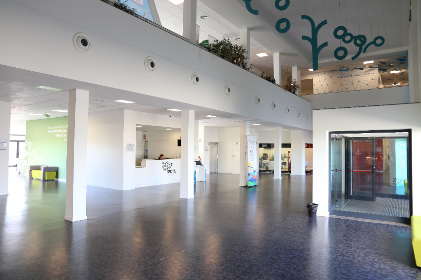 gallery-item